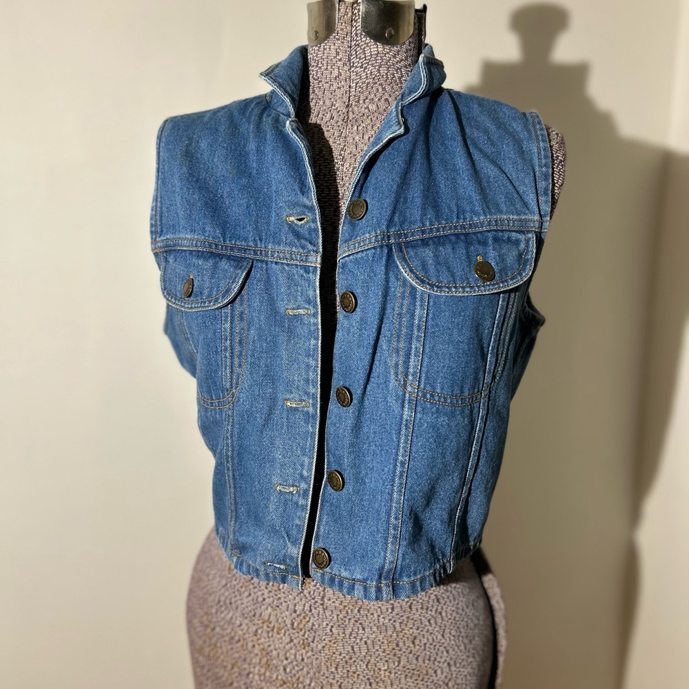 Vintage 90’s Denim Sleeveless Vest with Button Closure and pockets